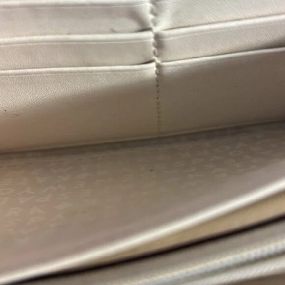 Kate Spade New York LAVENDER Saffiano Zip Around Wallet Excellent Condition - Picture 4 of 9